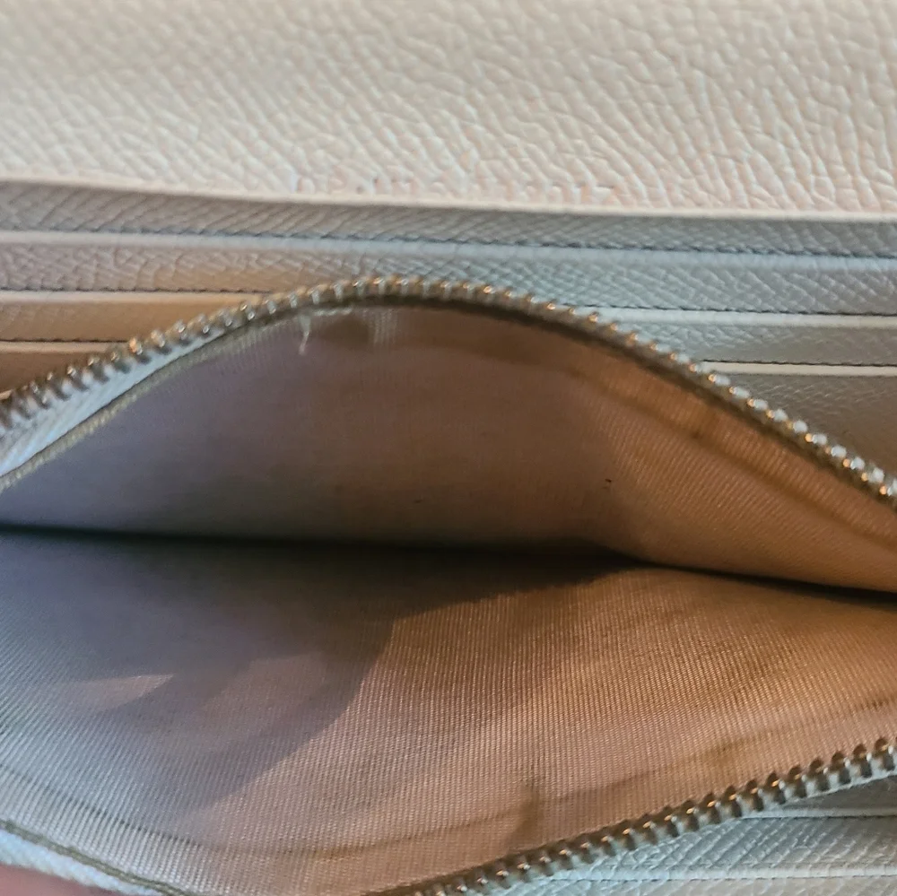 Bvlgari (Bulgari) Large Tri-fold Wallet